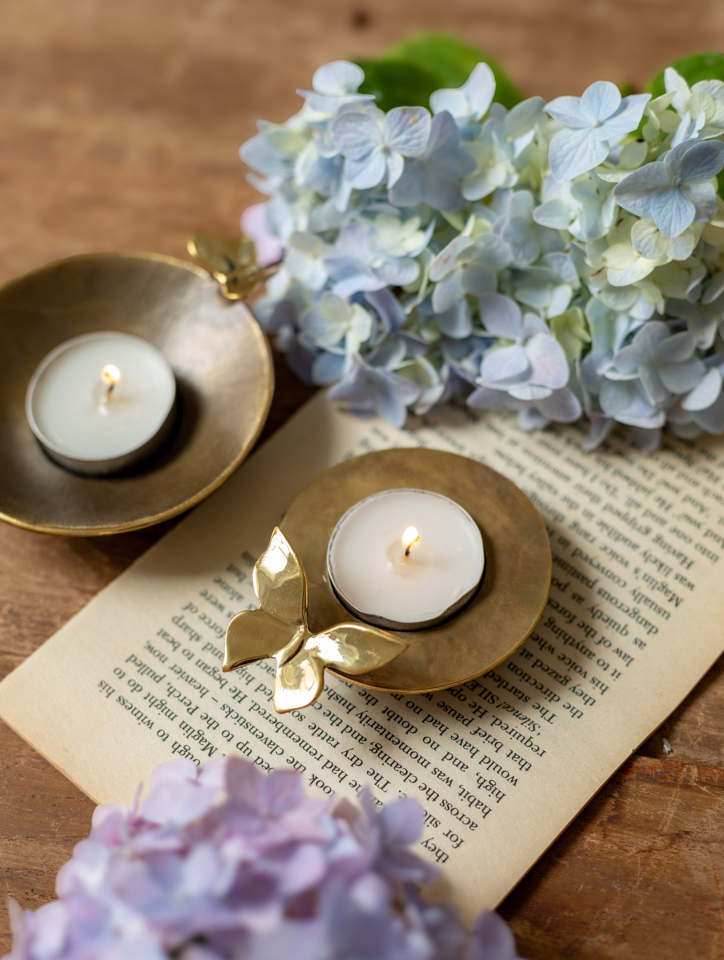 BUTTERFLY T-LIGHT HOLDER